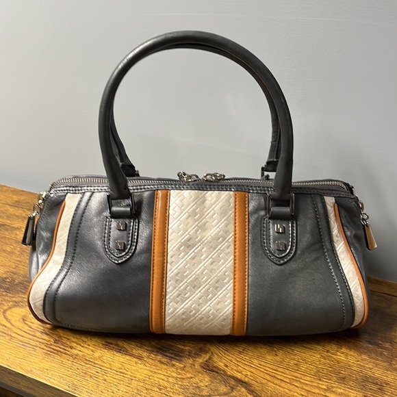 L.A.M.B. Aviano satchel, frosted silver leather, like new condition - Picture 2 of 13